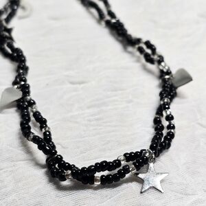 $1 with $5+ bundle•Black beaded star necklace with silver Charms0802